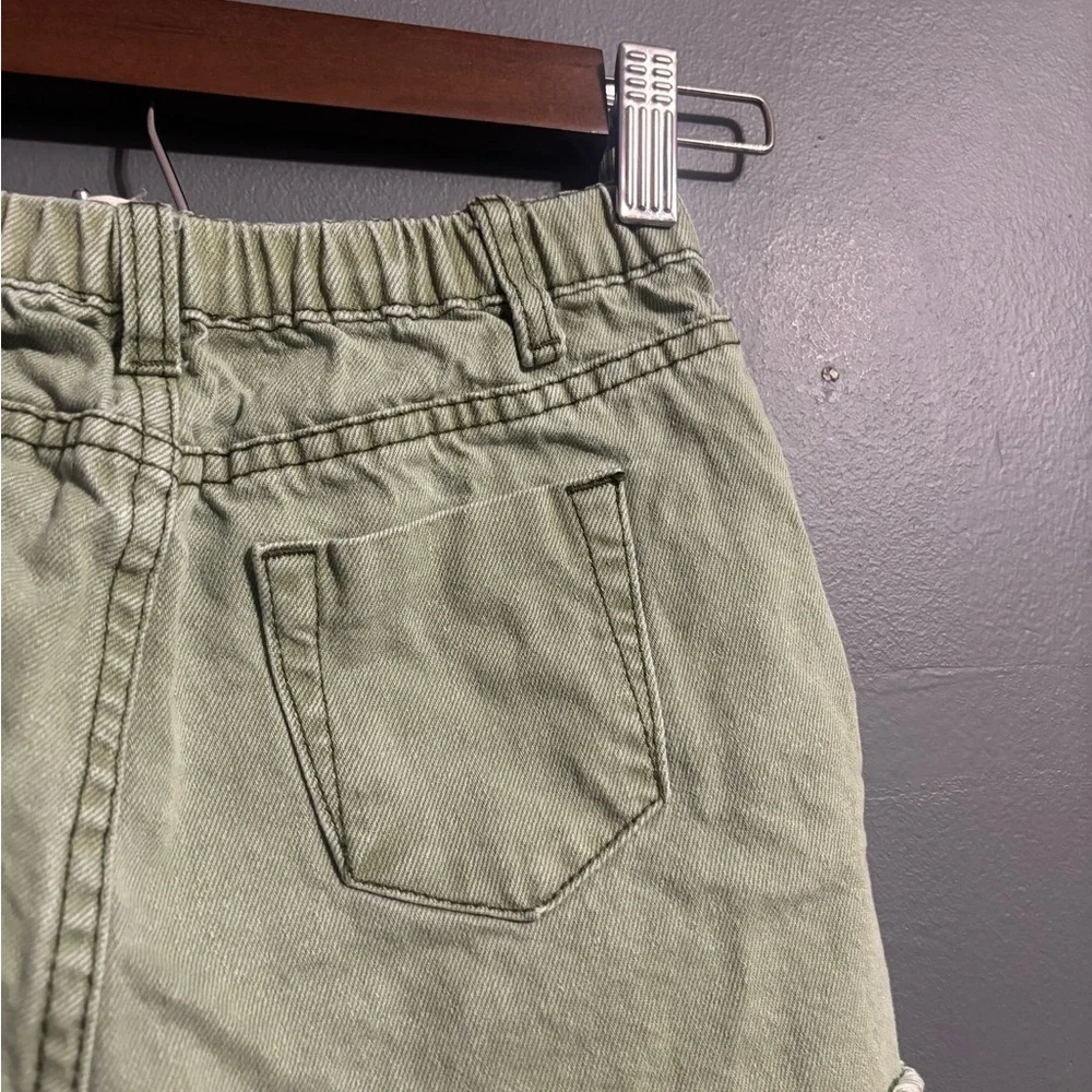 Hayden girls green distressed denim shorts girls medium - Picture 4 of 7